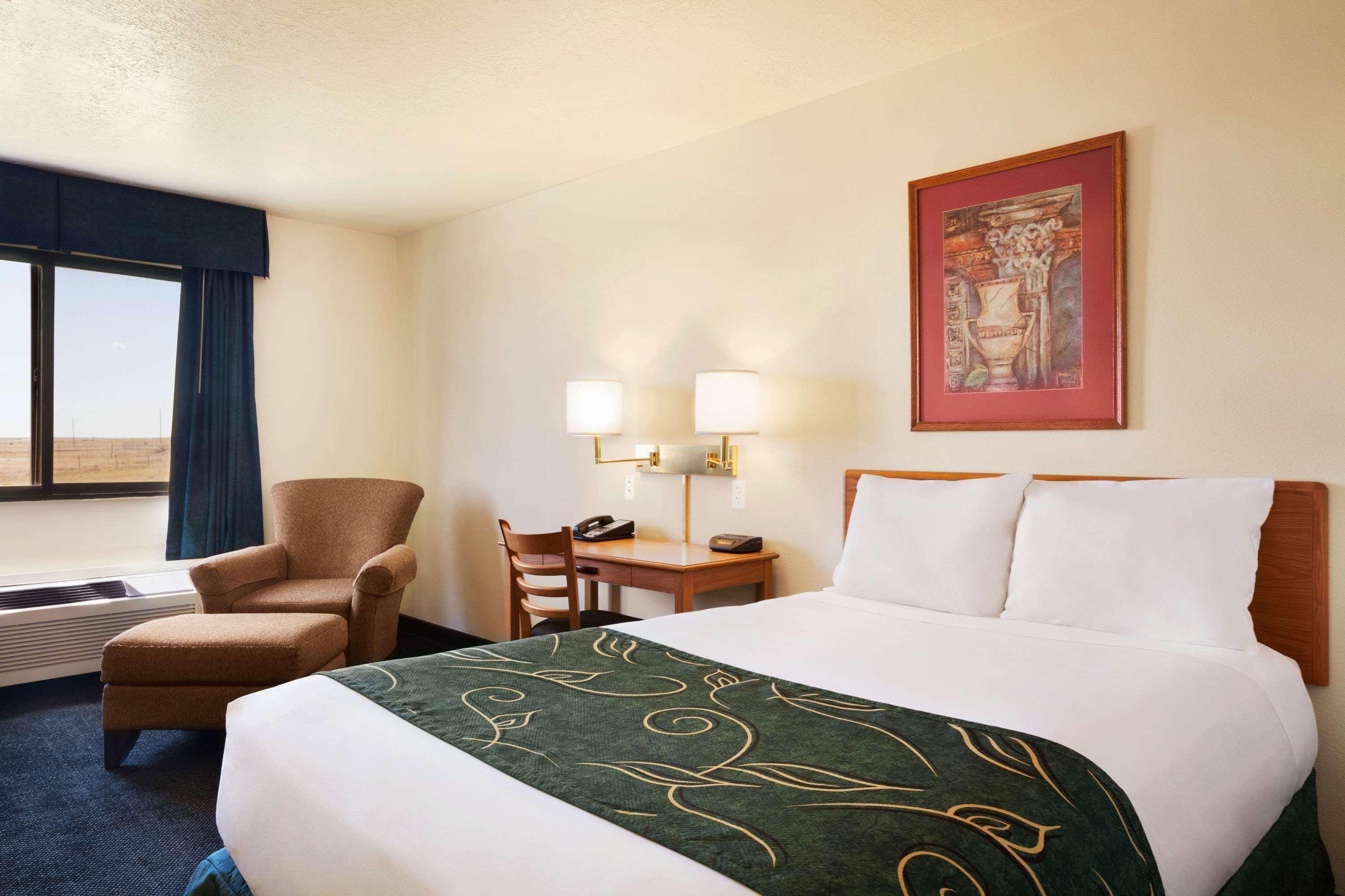 Travelodge By Wyndham Vaughn Exteriér fotografie