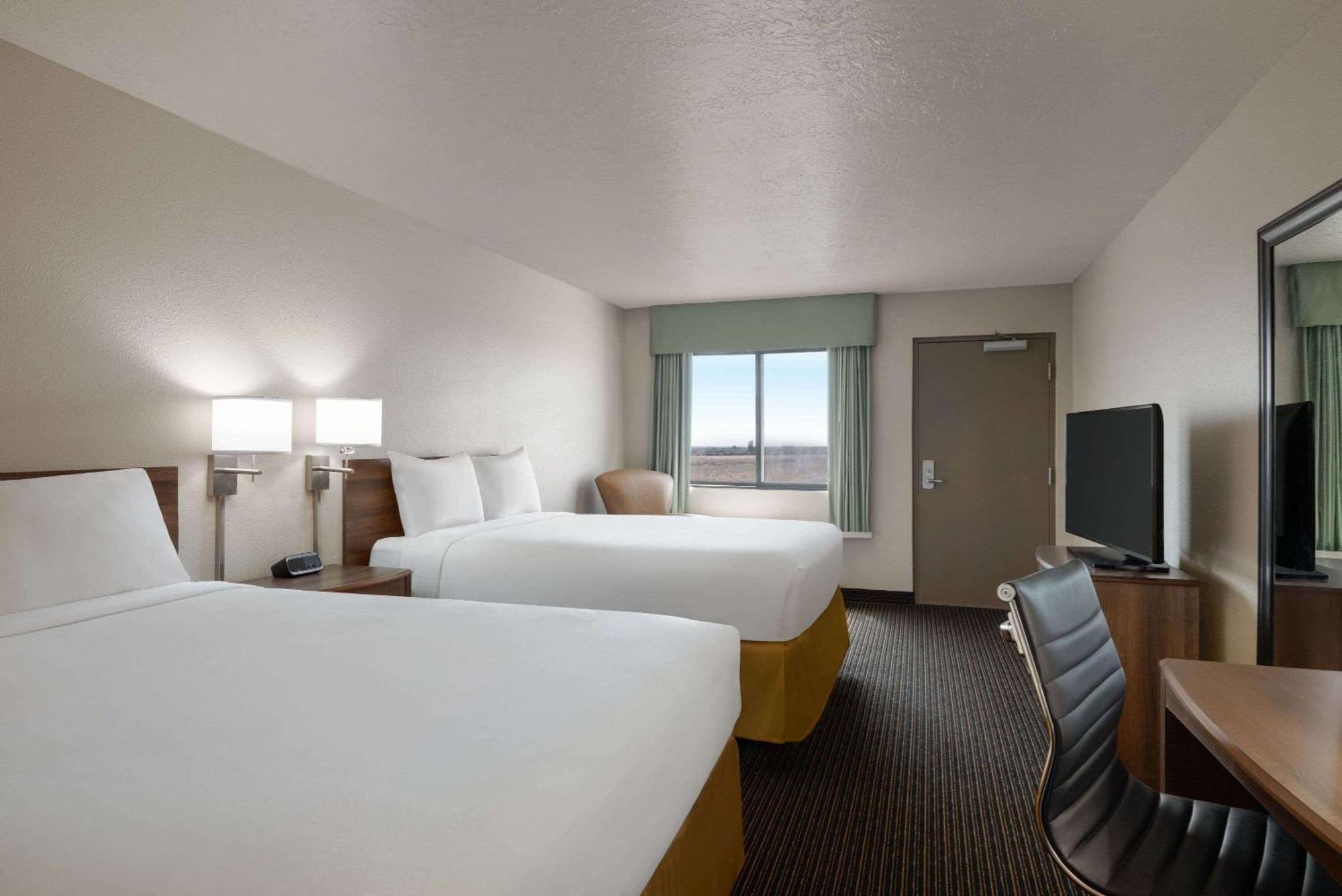Travelodge By Wyndham Vaughn Exteriér fotografie