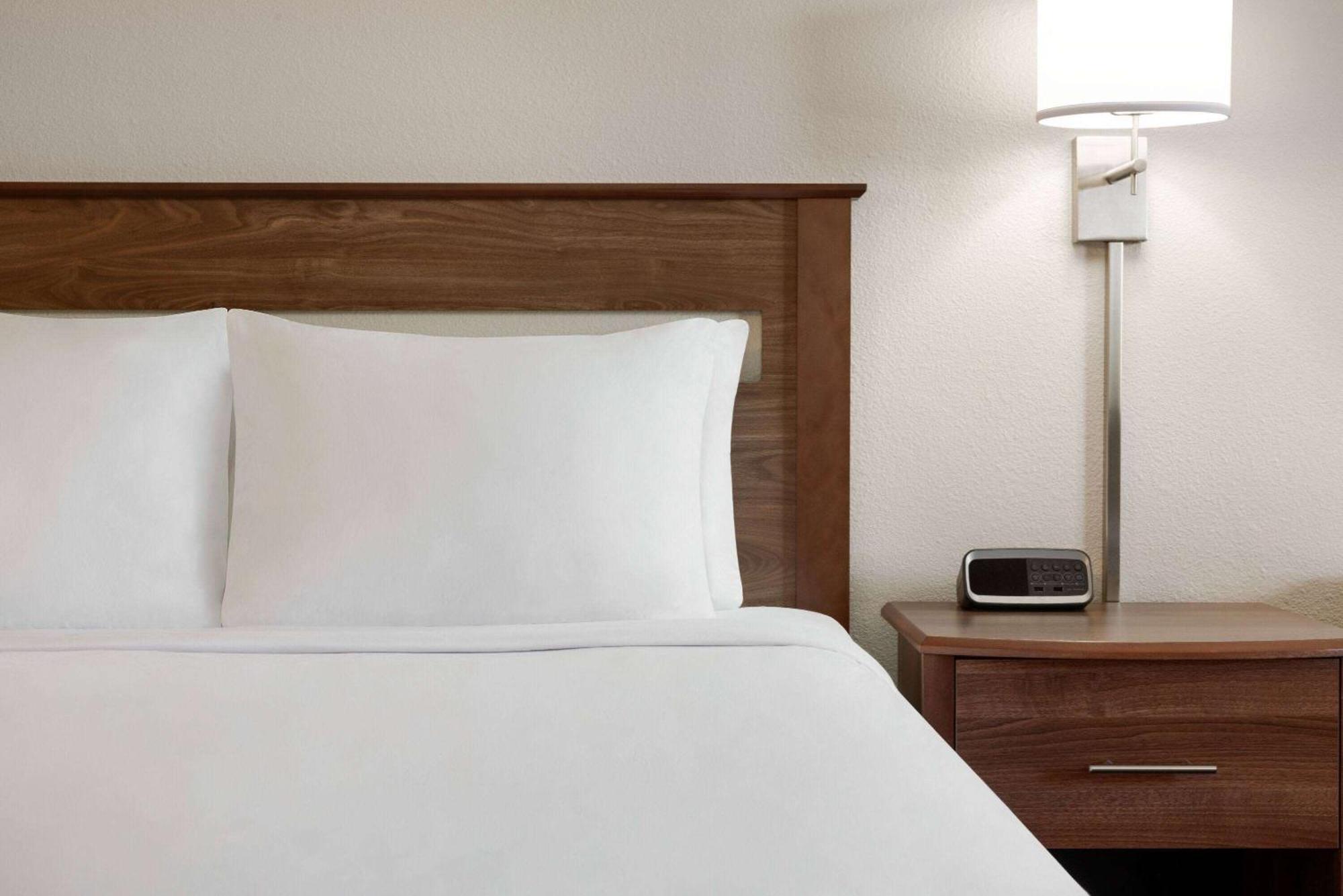 Travelodge By Wyndham Vaughn Exteriér fotografie
